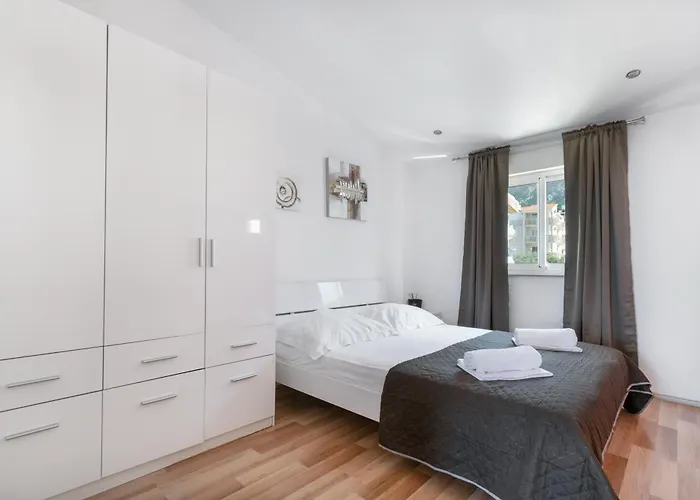 Apartment Makarska City Apartment *