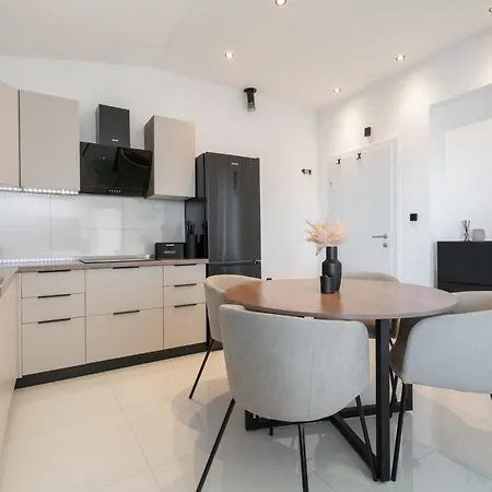 Apartment Makarska City * Makarská