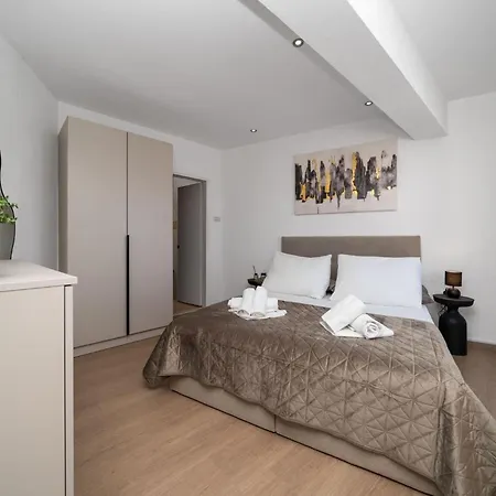 Apartment Makarska City * Makarská