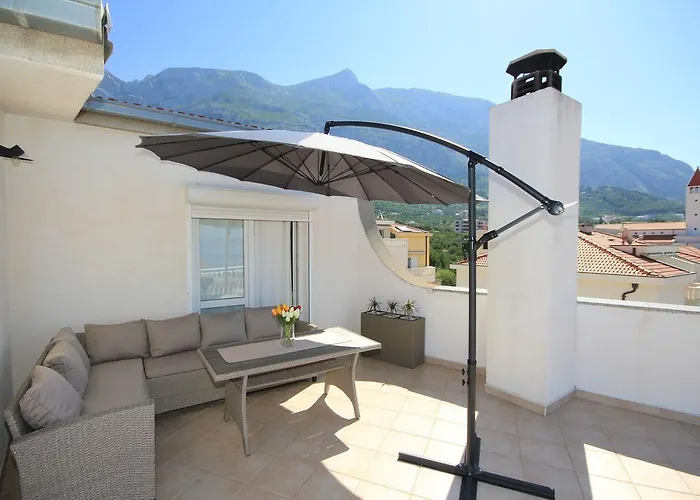 Apartment Makarska City Апартаменти *